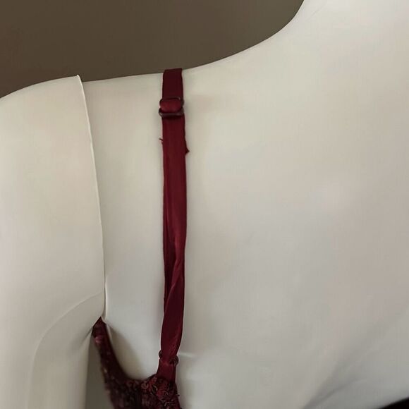 Francesca’s NWT Burgundy Sequin Formal Tulip Dress Medium - Picture 10 of 16